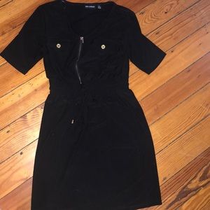 Nina Leonard black dress w belt and gold hardware